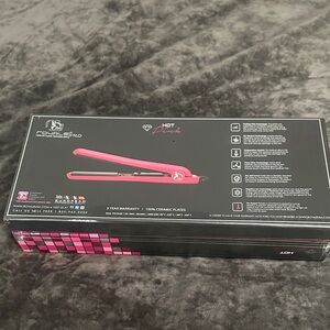 Royale pro hair straightener hot pink